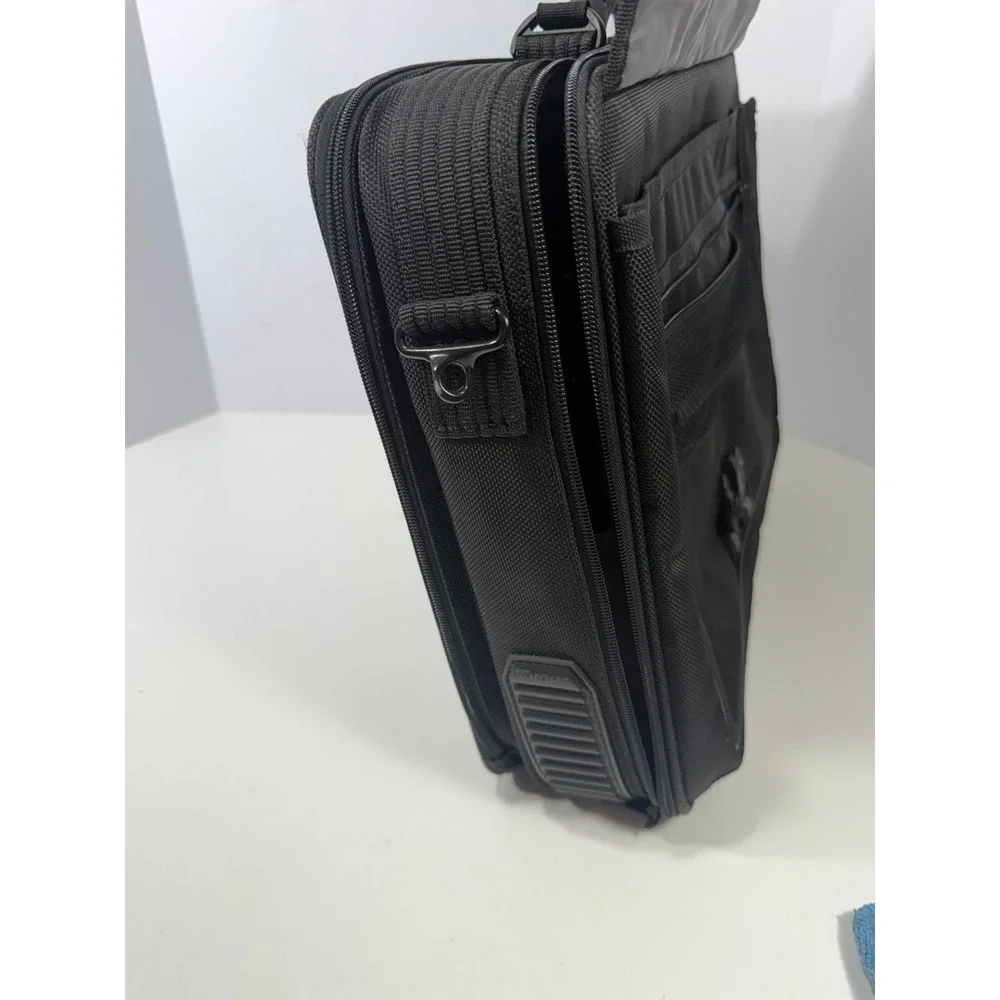 Targus Black Gray Laptop Briefcase Expandable Messenger Bag Business Travel Case